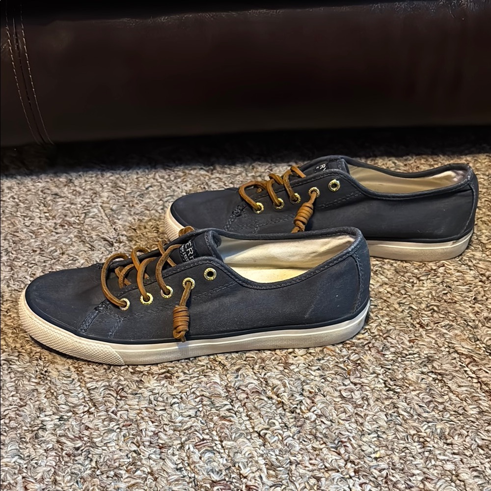 Sperry navy slip on tennis shoes Knotted laces Women’s 7.5